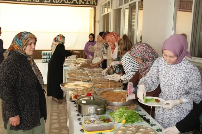 Giresun Yağlıdere'de Halk Eğitimi Merkezi tarafından kermes düzenlendi