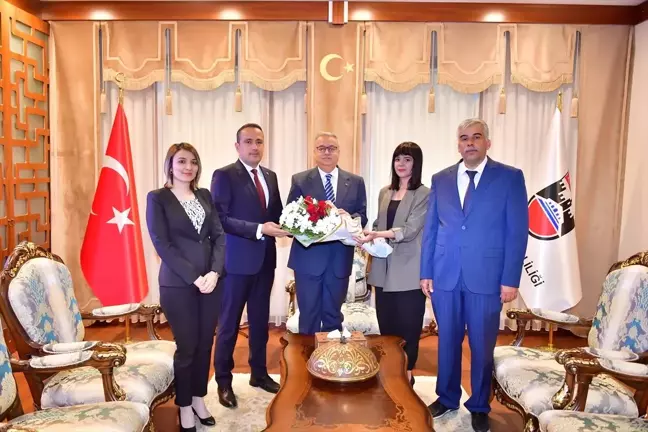 Diyarbakır Vakıflar Bölge Müdürü Vali Ali İhsan Su'yu ziyaret etti