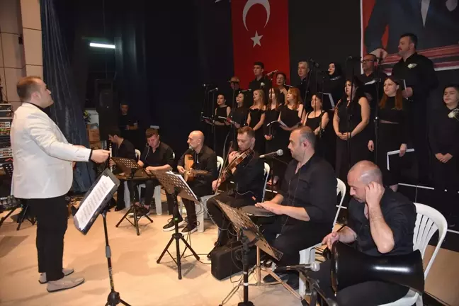 Görele'de Anneler Günü etkinlikleri kapsamında Türk Sanat Müziği konseri düzenlendi