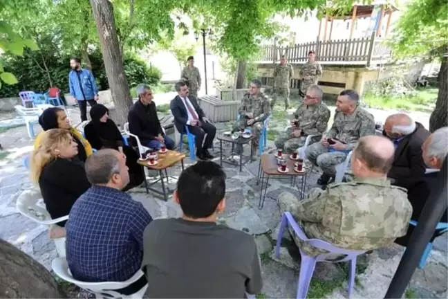 Kara Kuvvetleri Komutanı Hakkari'nin Çukurca ilçesini ziyaret etti
