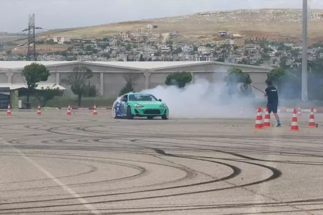 Modifiyeli Araç Tutkunları Gaziantep'te Buluştu