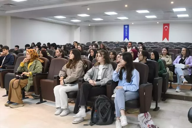 SAÜ'de Sait Faik Abasıyanık paneli düzenlendi