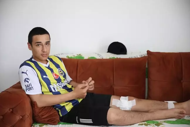 Dörtyol'da sahipsiz köpeklerin saldırısına uğrayan genç yaralandı