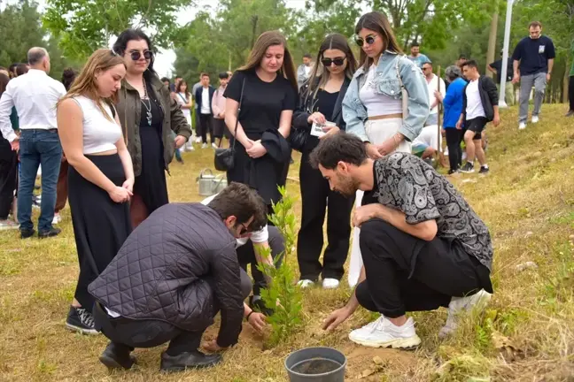 Kahramanmaraş'ta Depremde Hayatını Kaybeden Öğrenciler Anısına Fidan Dikildi