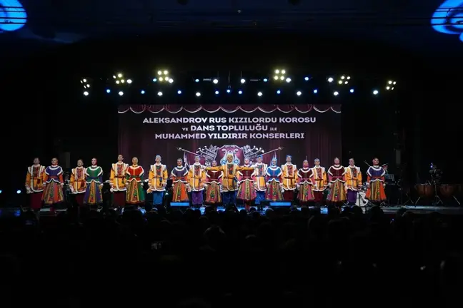 Aleksandrov Rus Kızılordu Korosu ve Muhammed Yıldırır Bostancı'da buluştu