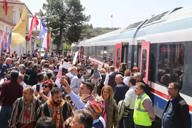 Ankara'dan Günübirlik Turistik Tuz Ekspresi İlk Seferini Çankırı'ya Gerçekleştirdi