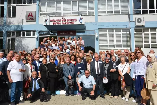 Demirci İlköğretmen Okulu'nun 60. Yıl Dönümü Kutlandı