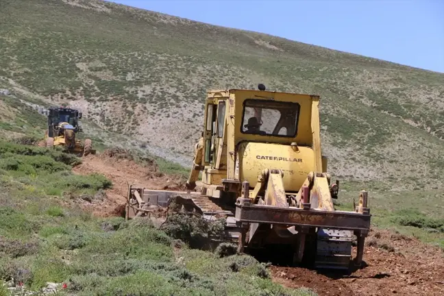 Elazığ'da Aşağı Çanakçı köyü yayla yolu yapım çalışmaları tamamlandı