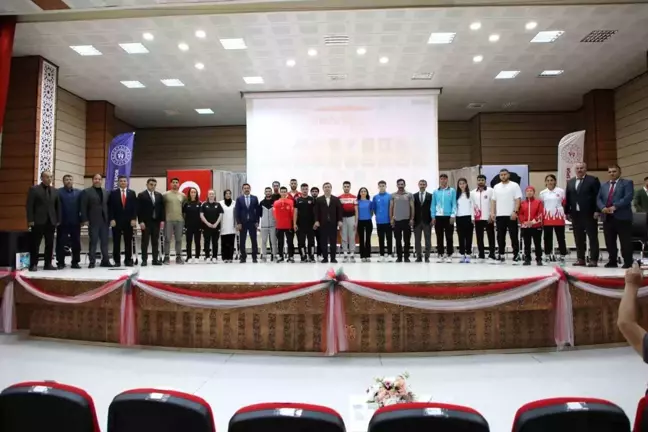Erzincan'da 19 Mayıs'ta 19 Başarılı Genç Söyleşi Programı Düzenlendi