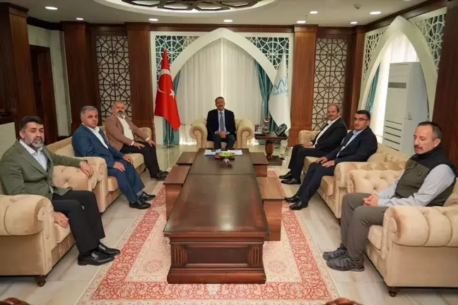Sağlık-Sen Genel Başkanı Hakkari'de Ziyaretlerde Bulundu