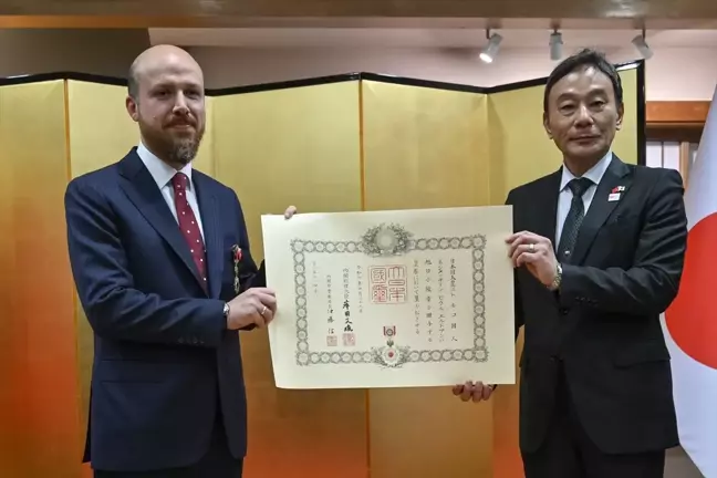 Japonya Hükümeti, Necmeddin Bilal Erdoğan'a Nişan Takdim Etti
