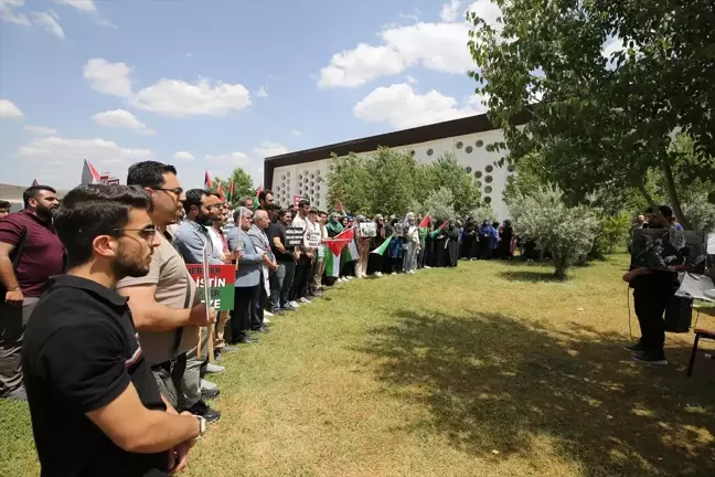 Mardin'de Üniversite Öğrencileri İsrail'in Filistin'e Saldırılarını Protesto Etti