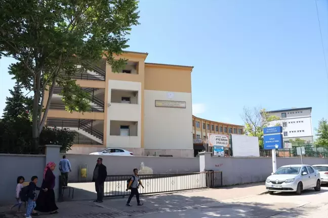 Gaziantep'teki Meslek Lisesi Öğrencileri Tarımı Kolaylaştıran Mobil Uygulama Geliştirdi