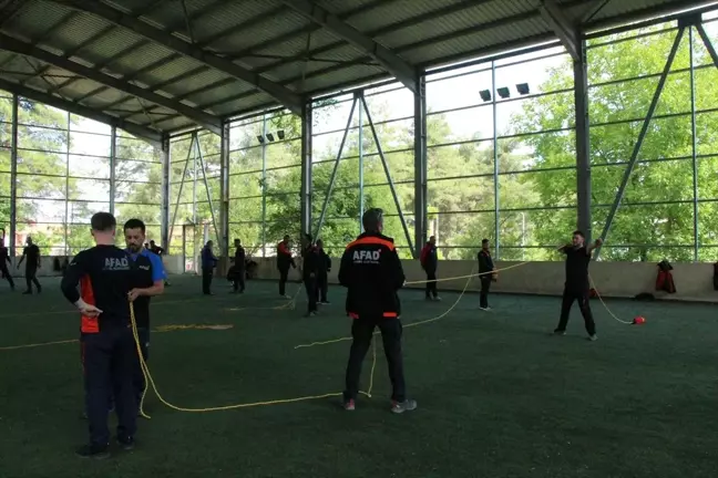 Sakarya'da AFAD Personeline Su Üstü Arama Kurtarma Eğitimleri Devam Ediyor