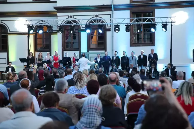 Edirne Devlet Türk Müziği ve Rumeli Müzikleri Topluluğu'ndan Türk Tangoları ve Kantoları Konseri