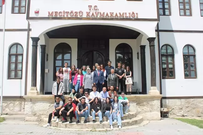 Amasya Üniversitesi Tasarım Meslek Yüksekokulu Öğrencileri Mecitözü İlçesini Ziyaret Etti