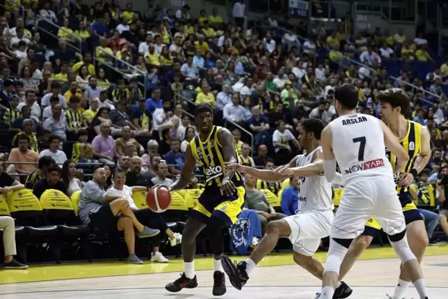 Fenerbahçe Beko Beşiktaş'ı mağlup ederek seride 2-0 öne geçti