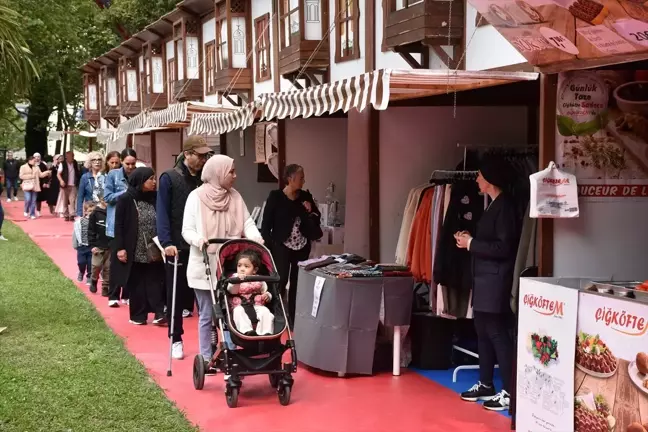 Givors Türk Kültür Festivali Ziyaretçilere Kapılarını Açtı