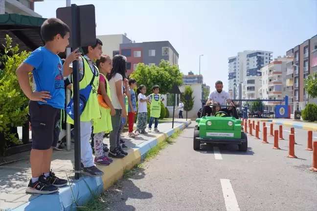 Mersin'de Öğrencilere Trafik Eğitimi Veriliyor