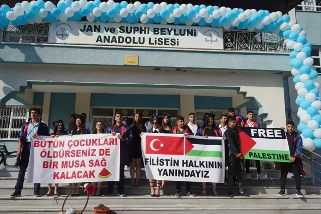 Samandağ'da lise öğrencileri İsrail'in Filistin'e saldırılarını protesto etti