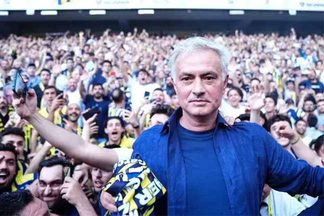 Fenerbahçe Jose Mourinho'yu tanıttı