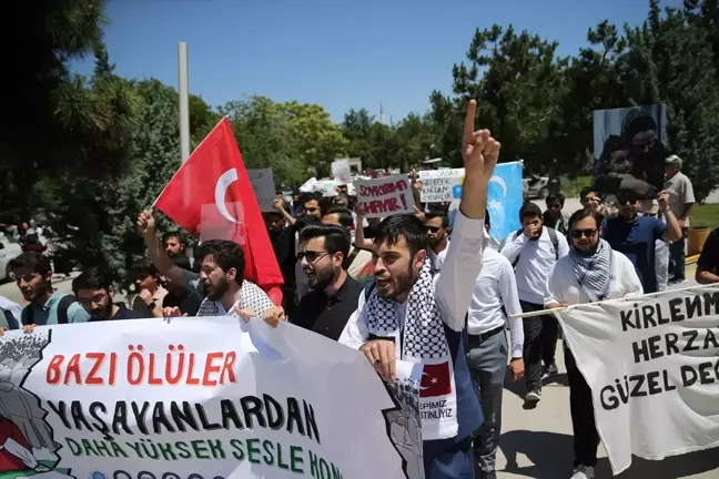 Necmettin Erbakan Üniversitesi Öğrencileri İsrail'in Gazze'ye Saldırılarına Tepki Gösterdi