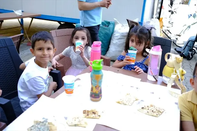 Yahyalı ilçesinde mezun öğrencilere yemek ikramı