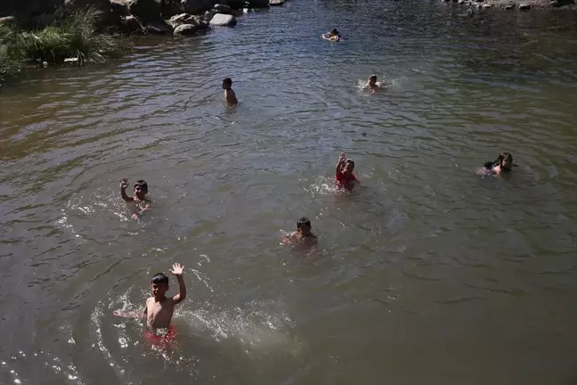 Hatay'da Sıcak Hava Hayatı Olumsuz Etkiledi