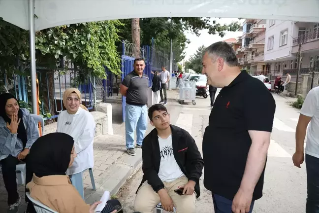 Ankara'nın Çubuk ilçesinde YKS'ye giren öğrencilere ikram