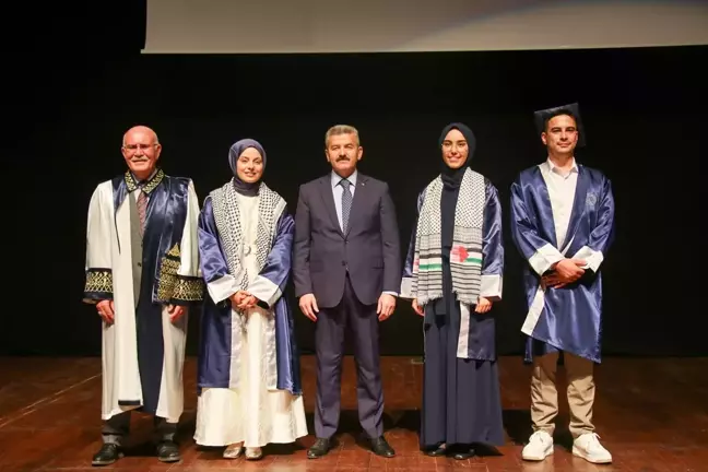 Uşak Üniversitesi Mezuniyet Töreninde Filistin Dayanışması