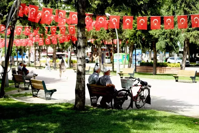 Kocaeli ve Sakarya'da Yüksek Sıcaklıklar Hayatı Olumsuz Etkiledi