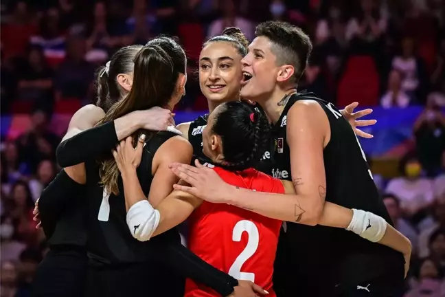 A Milli Kadın Voleybol Takımı Tayland'ı 3-0 Yendi