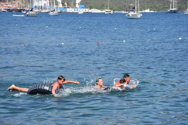 Muğla'da Sıcak Hava Sahillere Akın Ettirdi