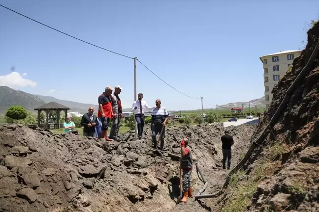 Bitlis Belediye Başkanı Nesrullah Tanğlay, alt yapı çalışmalarını inceledi