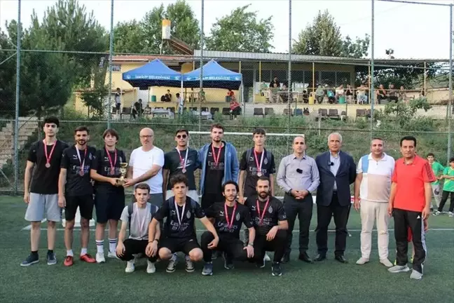 İskilip'te düzenlenen futbol turnuvasında Değirmen Cafe şampiyon oldu