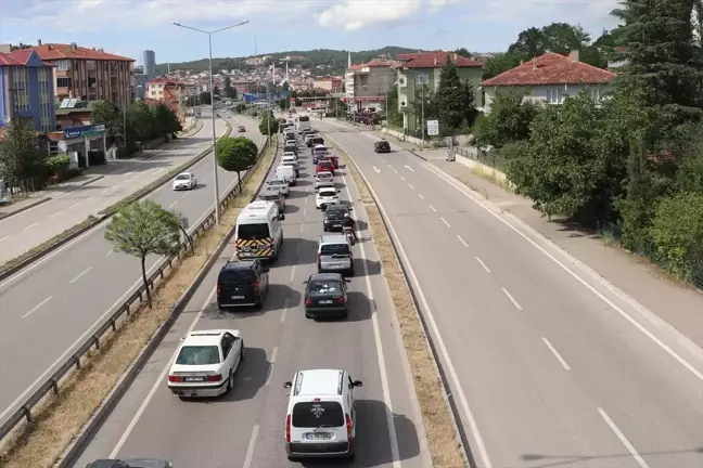 Kurban Bayramı Tatili Dolayısıyla Ankara-Samsun Kara Yolunda Trafik Yoğunluğu