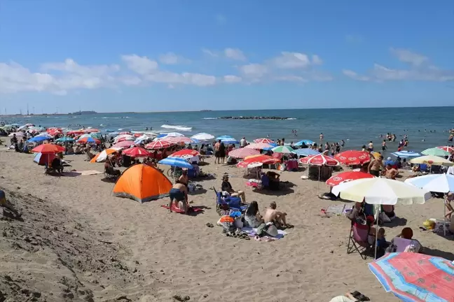 Sakarya'da Cankurtaran Ekipleri Tatilcilerin Güvenliğini Sağladı