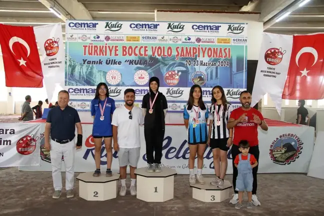 Kula'da düzenlenen Bocce Volo Türkiye Şampiyonası'nda dereceye giren sporcular ödüllendirildi