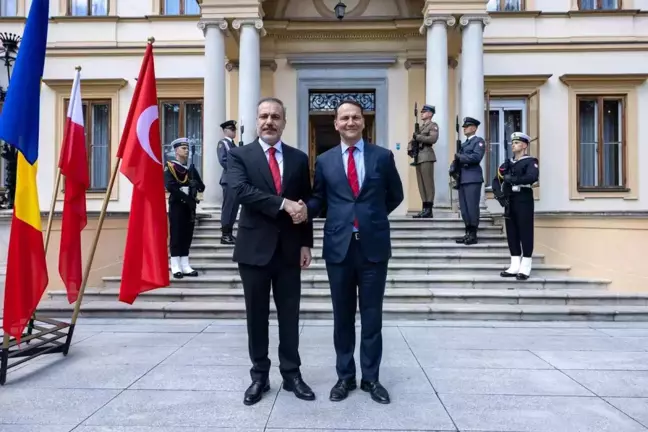 Dışişleri Bakanı Hakan Fidan, Polonya Dışişleri Bakanı ile görüştü