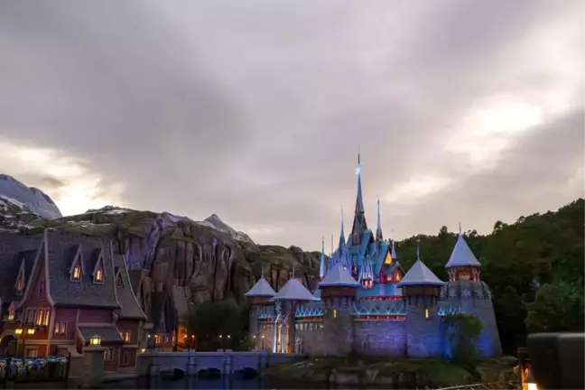 Hong Kong Disneyland Resort 2023'te Rekor Kazanç Elde Etti