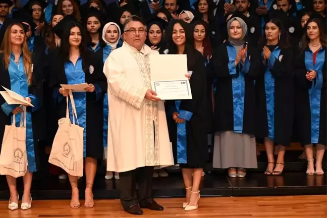 ZBEÜ Sağlık Bilimleri Fakültesi Mezunları Yemin Töreni Gerçekleştirildi