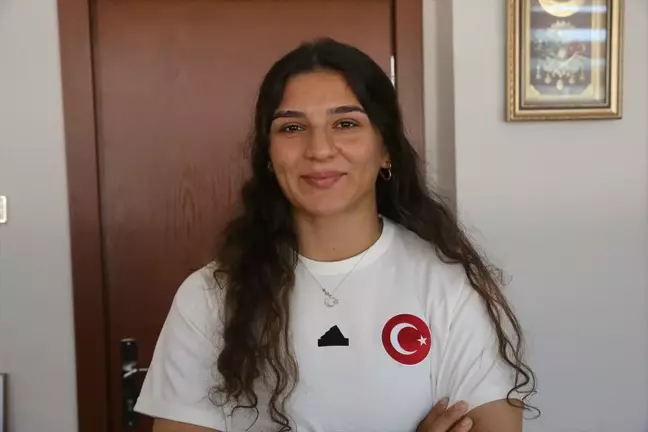 Milli güreşçi Nesrin Baş, Paris 2024 Olimpiyat Oyunları'nda altın madalya hedefliyor