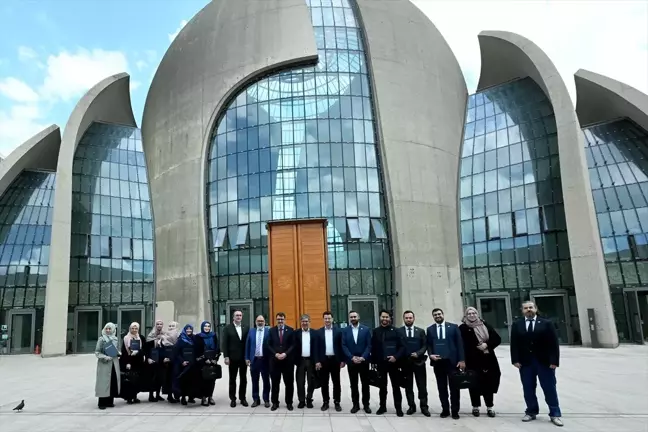 Almanya'da DİTİB'in Hastane Manevi Rehberlik Eğitimi İlk Mezunlarını Verdi