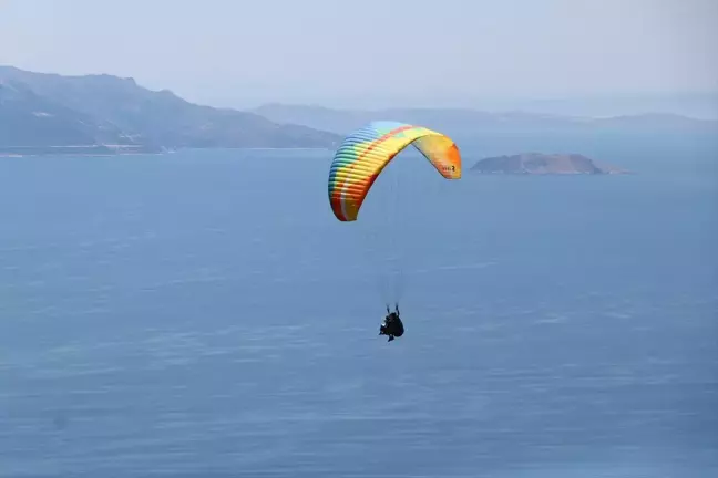 Tekirdağ'da Uçmakdere'de Yamaç Paraşütü Yapanların Sayısı Artıyor