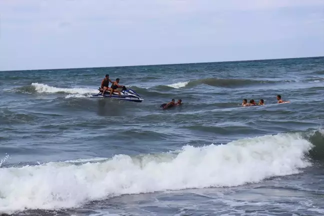 Ünye'de Boğulma Tehlikesi Geçiren İki Kişi Kurtarıldı