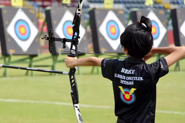 Düzce'de düzenlenen 2024 ASES 13 Yaş Altı Okçuluk Açık Hava Türkiye Şampiyonası tamamlandı