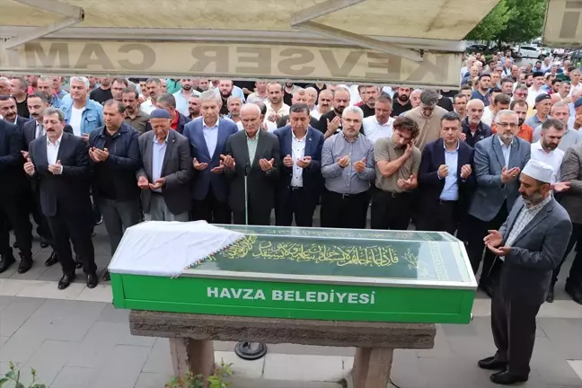 Havza Belediye Başkanı Murat İkiz'in annesi Emine İkiz toprağa verildi