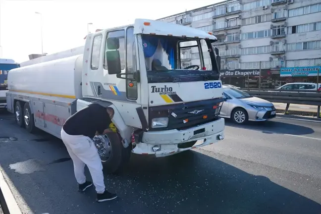 Küçükçekmece'de Zincirleme Trafik Kazası: 13 Yaralı