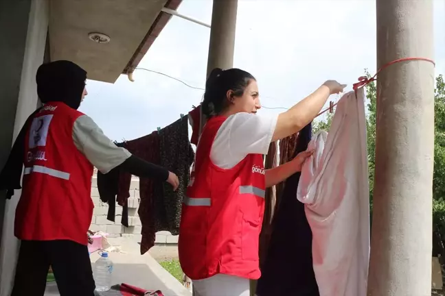 Türk Kızılayı Ağrı'da Yalnız Yaşayan Vatandaşlara Yardım ve Temizlik Hizmeti Sunuyor