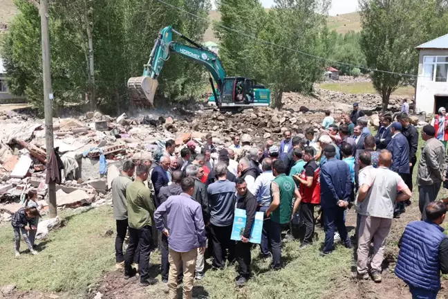 AFAD Başkanı Okay Memiş, Erzurum'da sel incelemelerinde bulundu